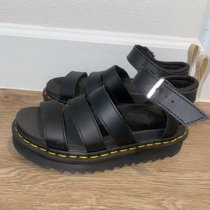 DR MARTENS BLAIRE HYDRO LEATHER STRAP SANDALS SIZE 8
